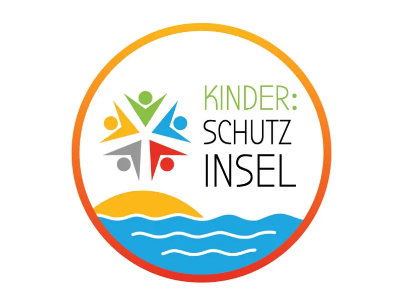Ein buntes Logo, das eine Insel und die Aufschrift "Kinderschutzinsel" zeigt.